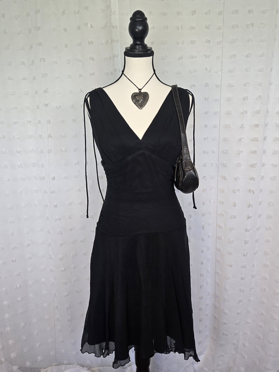 Express Dresses & Skirts - Y2K Express Classic Black V-Neck Women's Dress